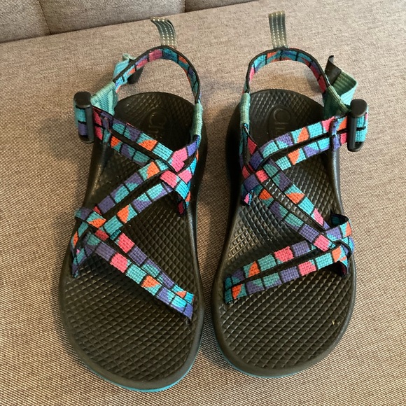 Kids Chacos, size 1 - Picture 1 of 4